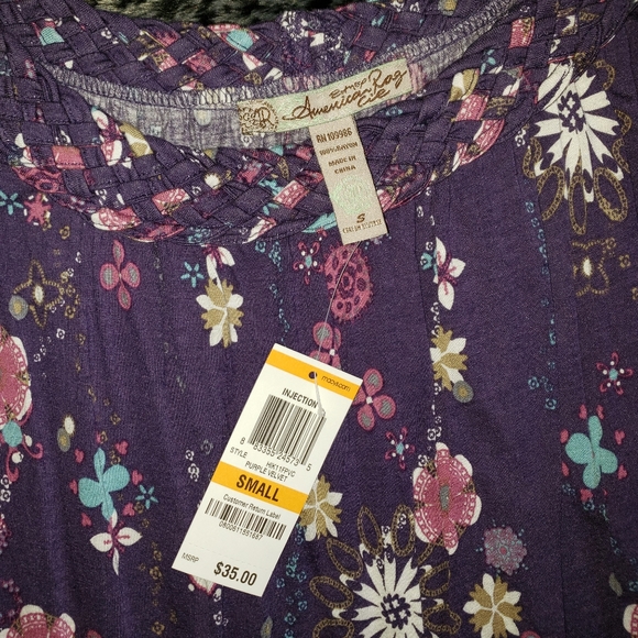 American Rag Floral top - Picture 4 of 4